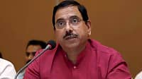'ವಂದೇ ಮಾತರಂ ರೀತಿ ದೇಶವನ್ನು ತುಂಡರಿಸಿದ್ದಾರೆ; ಕಾಂಗ್ರೆಸ್ ಸರ್ಕಾರದಿಂದ ತುಷ್ಟೀಕರಣ ರಾಜಕಾರಣ; ಬಡವರಿಗೆ 5 ಕೆಜಿ ಅಕ್ಕಿ ಕೊಡ್ತಿರೋದು ಮೋದಿ'
