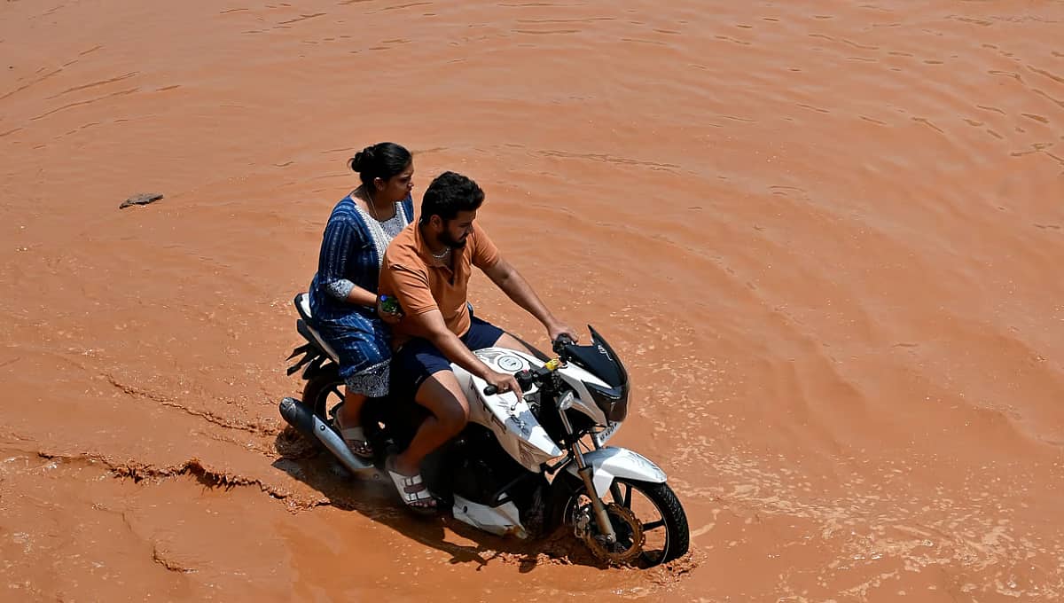 ರಾಮಕೃಷ್ಣನಗರದಲ್ಲಿ ಯಾವುದೇ ಪ್ರವಾಹ ಆಗಿಲ್ಲ ಎಂದ ಬಿಬಿಎಂಪಿ ಮುಖ್ಯ ಎಂಜಿನಿಯರ್; ನಿವಾಸಿಗಳ ಆಕ್ರೋಶ