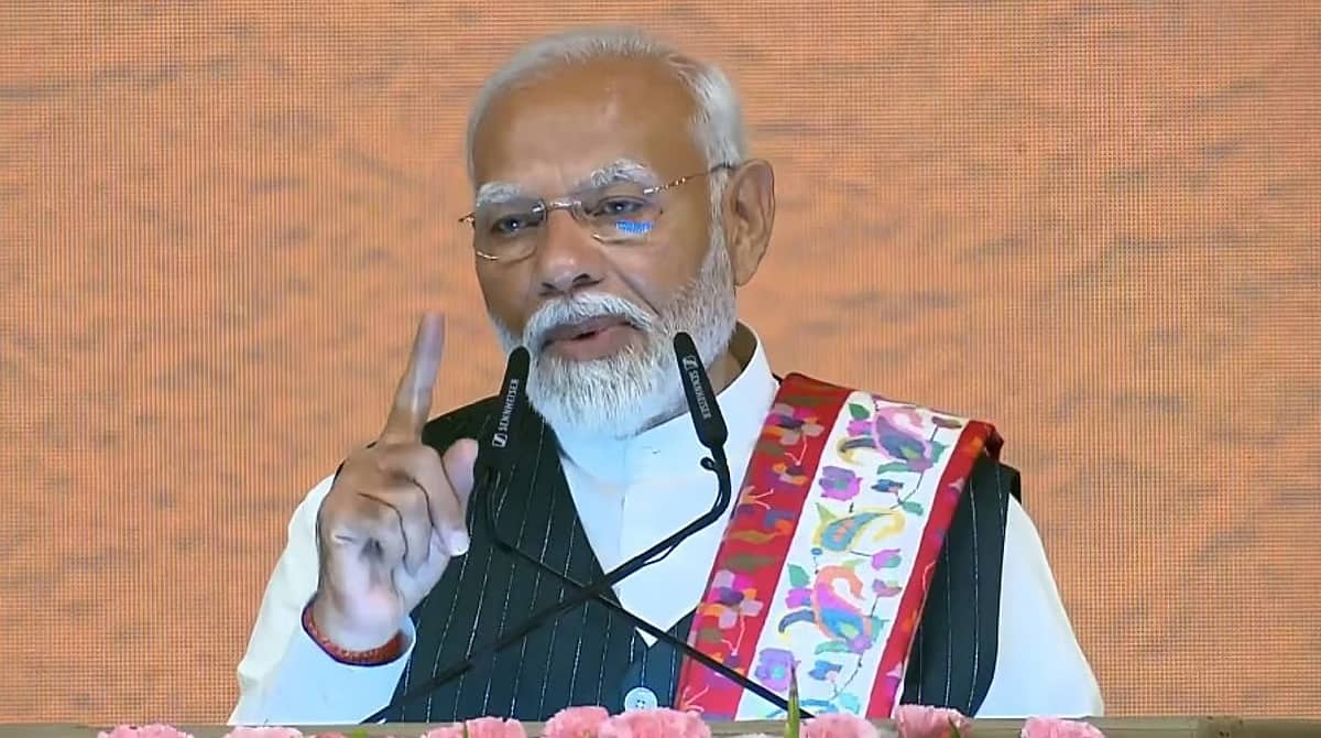 ಜಮ್ಮು-ಕಾಶ್ಮೀರದಲ್ಲಿ 370ನೇ ವಿಧಿ ರದ್ದು, ಸಂವಿಧಾನದ ಪ್ರಯೋಜನಗಳ ಖಾತ್ರಿ: ಪ್ರಧಾನಿ ಮೋದಿ
