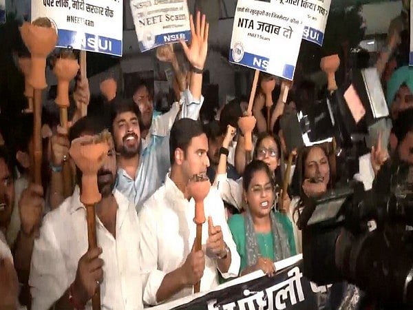 ಪರೀಕ್ಷೆಗೂ ಒಂದು ದಿನ ಮುಂಚೆ NEET ಪ್ರಶ್ನೆ ಪತ್ರಿಕೆ ಸೋರಿಕೆ: ಬಂಧಿತ ವಿದ್ಯಾರ್ಥಿ ತಪ್ಪೊಪ್ಪಿಗೆ