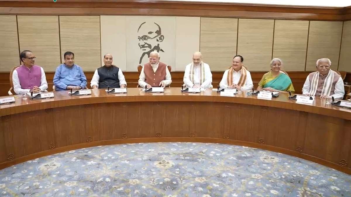 ತುರ್ತು ಪರಿಸ್ಥಿತಿ ಖಂಡಿಸಿ ಕೇಂದ್ರ ಸಂಪುಟ ನಿರ್ಣಯ ಅಂಗೀಕಾರ, ಎರಡು ನಿಮಿಷ ಮೌನಾಚರಣೆ