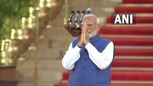 ಮೋದಿ ಪದಗ್ರಹಣ: ಕಾರ್ಯಕ್ರಮದಲ್ಲಿ ತೃತೀಯ ಲಿಂಗಿಗಳು, ಸ್ವಚ್ಛತಾ ಕಾರ್ಮಿಕರು ಭಾಗಿ!