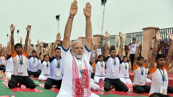 ಯೋಗವನ್ನು ಜೀವನದ ಅವಿಭಾಜ್ಯ ಅಂಗವನ್ನಾಗಿಸಿಕೊಳ್ಳಿ: ಜನತೆಗೆ ಪ್ರಧಾನಿ ಮೋದಿ ಕರೆ