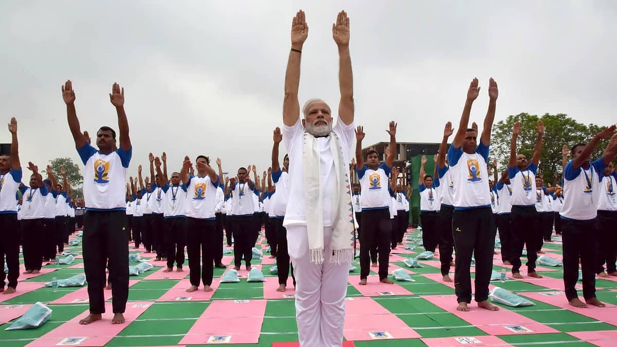 ಶ್ರೀನಗರದಲ್ಲಿ 10ನೇ ಅಂತಾರಾಷ್ಟ್ರೀಯ ಯೋಗ ದಿನ: ಪ್ರಧಾನಿ ಮೋದಿಯೊಂದಿಗೆ 7,000 ಜನರ ಭಾಗಿ