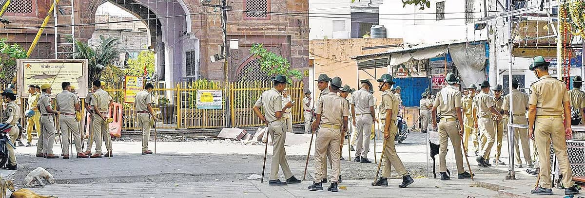 ಜೋಧ್ಪುರದಲ್ಲಿ ಕೋಮುಗಲಭೆ: ಕಲ್ಲು ತೂರಾಟ, ಇಬ್ಬರು ಪೊಲೀಸರಿಗೆ ಗಾಯ