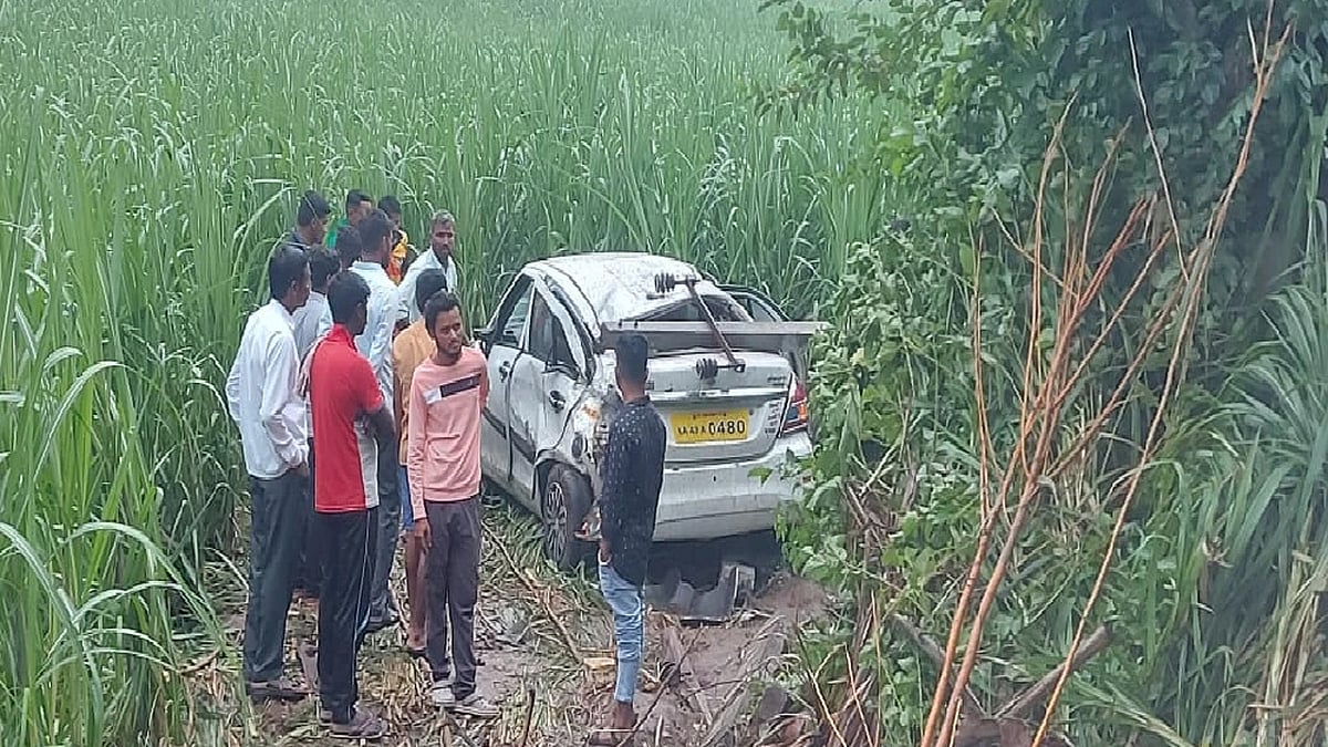 ಚಿಕ್ಕೋಡಿಯಲ್ಲಿ ಭೀಕರ ಕಾರು ಅಪಘಾತ; ಇಬ್ಬರ ಸಾವು, ಕಾರು ಬಿಟ್ಟು ಚಾಲಕ ಪರಾರಿ!