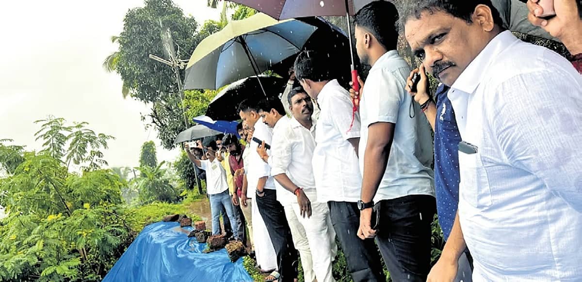ದಕ್ಷಿಣ ಕನ್ನಡದಲ್ಲಿ ಭಾರೀ ಮಳೆಗೆ ಭೂಕುಸಿತ: 42 ಮಂದಿ ಸ್ಥಳಾಂತರ