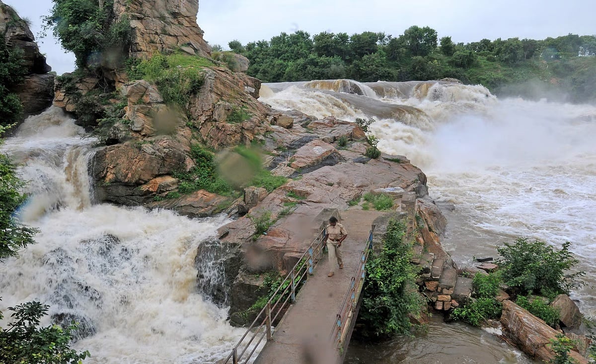 ರಾಜ್ಯದ ಕರಾವಳಿ, ದಕ್ಷಿಣ ಒಳನಾಡಿನಲ್ಲಿ ಭಾರಿ ಮಳೆ; ರೆಡ್ ಅಲರ್ಟ್ ಮುಂದುವರಿಕೆ