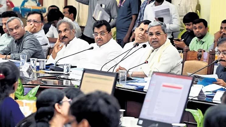ವಸತಿ ಯೋಜನೆ: ಫಲಾನುಭವಿಗಳಿಗೆ ತಲಾ 1 ಲಕ್ಷ ರೂ. ನೆರವು ನೀಡಲು ಸರ್ಕಾರ ಒಪ್ಪಿಗೆ!