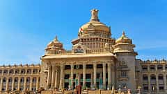ವಿಧಾನಸೌಧ ವಾಸ್ತು ಪ್ರಕಾರ ನಿರ್ಮಾಣಗೊಂಡಿದೆ: 'ಶಕ್ತಿಸೌಧ' ನವೀಕರಣ ವಿಚಾರದಲ್ಲಿ ಹೊರಟ್ಟಿ-ಖಾದರ್ ನಡುವೆ ಜಟಾಪಟಿ