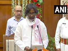 ಮೂರನೇ ಬಾರಿ ಜಾರ್ಖಂಡ್ ಮುಖ್ಯಮಂತ್ರಿಯಾಗಿ ಹೇಮಂತ್ ಸೊರೆನ್ ಪ್ರಮಾಣವಚನ ಸ್ವೀಕಾರ