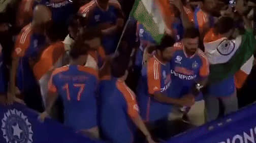 Team India victory parade: T20 ವಿಶ್ವ ವಿಜೇತರ ಅಭಿನಂದಿಸಲು ಮರೀನ್ ಡ್ರೈವ್ ನಲ್ಲಿ ಅಭಿಮಾನಿಗಳ ''ಸಾಗರ''!