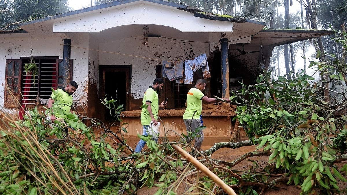 Wayanad landslides: ಕುಳಿತ ಭಂಗಿಯಲ್ಲಿ, ಮಲಗಿದ ಸ್ಥಿತಿಯಲ್ಲಿ ಕಂಡುಬಂದ ಮೃತದೇಹಗಳು...