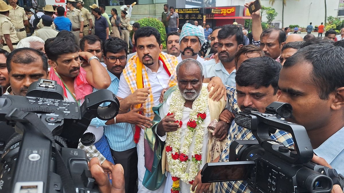 ಅವಮಾನಿತರಿಂದಲೇ ಸಮ್ಮಾನ: ರೈತನಿಗೆ ಕ್ಷಮೆ ಕೇಳಿ ಸನ್ಮಾನಿಸಿದ ಬೆಂಗಳೂರಿನ ಜಿ ಟಿ ಮಾಲ್!