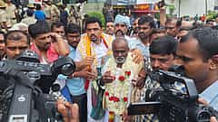 ಅವಮಾನಿತರಿಂದಲೇ ಸಮ್ಮಾನ: ರೈತನಿಗೆ ಕ್ಷಮೆ ಕೇಳಿ ಸನ್ಮಾನಿಸಿದ ಬೆಂಗಳೂರಿನ ಜಿ ಟಿ ಮಾಲ್!