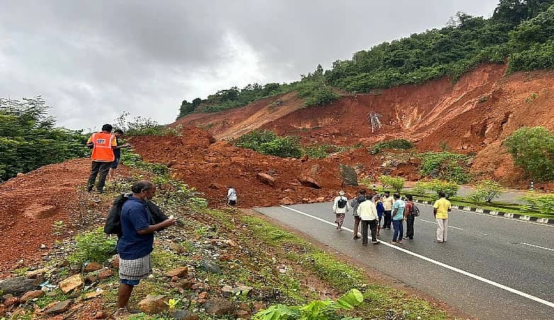 ಅಂಕೋಲಾ ಗುಡ್ಡ ಕುಸಿತ: ಇಂದು ಮತ್ತೊಂದು ಮೃತದೇಹ ಪತ್ತೆ; ಕೇರಳದ ಲಾರಿ ಚಾಲಕ ಸೇರಿ ಮೂವರ ಪತ್ತೆಗಾಗಿ ಶೋಧ ಮುಂದುವರಿಕೆ!