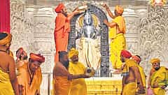 ಅಯೋಧ್ಯೆಯ ರಾಮ ಮಂದಿರ ಅರ್ಚಕರಿಗೆ ಹೊಸ ಡ್ರೆಸ್ ಕೋಡ್; ಕೇಸರಿ ಔಟ್, ಹಳದಿ ಇನ್