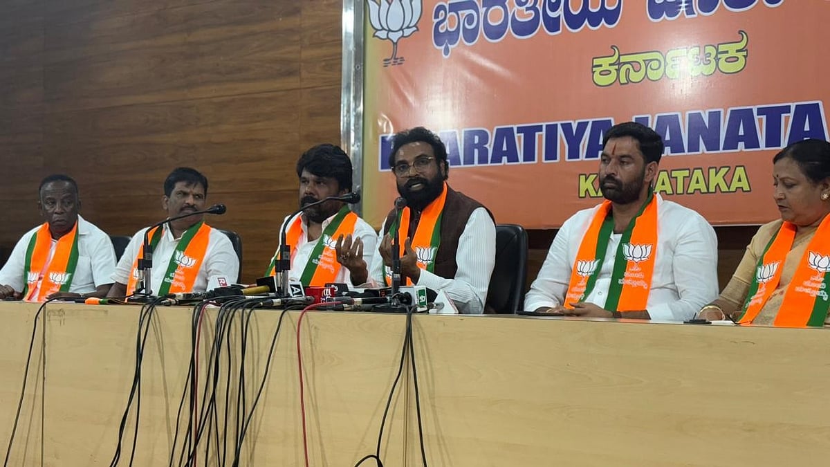 ವಾಲ್ಮೀಕಿ ನಿಗಮ ಹಗರಣ: ಹನಿಟ್ರ್ಯಾಪ್ ಮೂಲಕ ಅಧಿಕಾರಿಗಳಿಗೆ ವಂಚನೆ: ಬಿಜೆಪಿ ನಾಯಕ B Sriramulu ಆರೋಪ