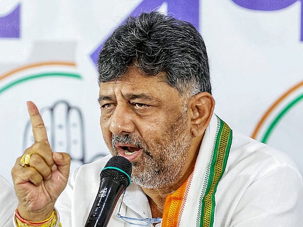 ನೂತನ ಕೈಗಾರಿಕಾ ನೀತಿ: ಬೆಂಗಳೂರಿನ ಹೊರೆ ಕಡಿಮೆ ಮಾಡಲು ಇತರೆಡೆ ಕೈಗಾರಿಕೆ ಸ್ಥಾಪನೆಗೆ ಆದ್ಯತೆ- ಡಿ.ಕೆ ಶಿವಕುಮಾರ್
