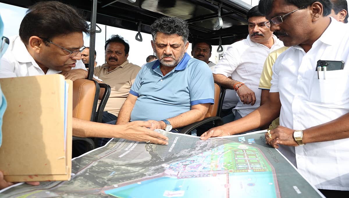 ಮೈಶುಗರ್ ಕಾರ್ಖಾನೆ ಉಳಿಸಿಕೊಳ್ಳುವುದೇ ಅಥವಾ ಹೊಸ ಫ್ಯಾಕ್ಟರಿ ಆರಂಭಿಸಬೇಕೇ ಎಂಬ ಬಗ್ಗೆ ಚರ್ಚೆ: DKS