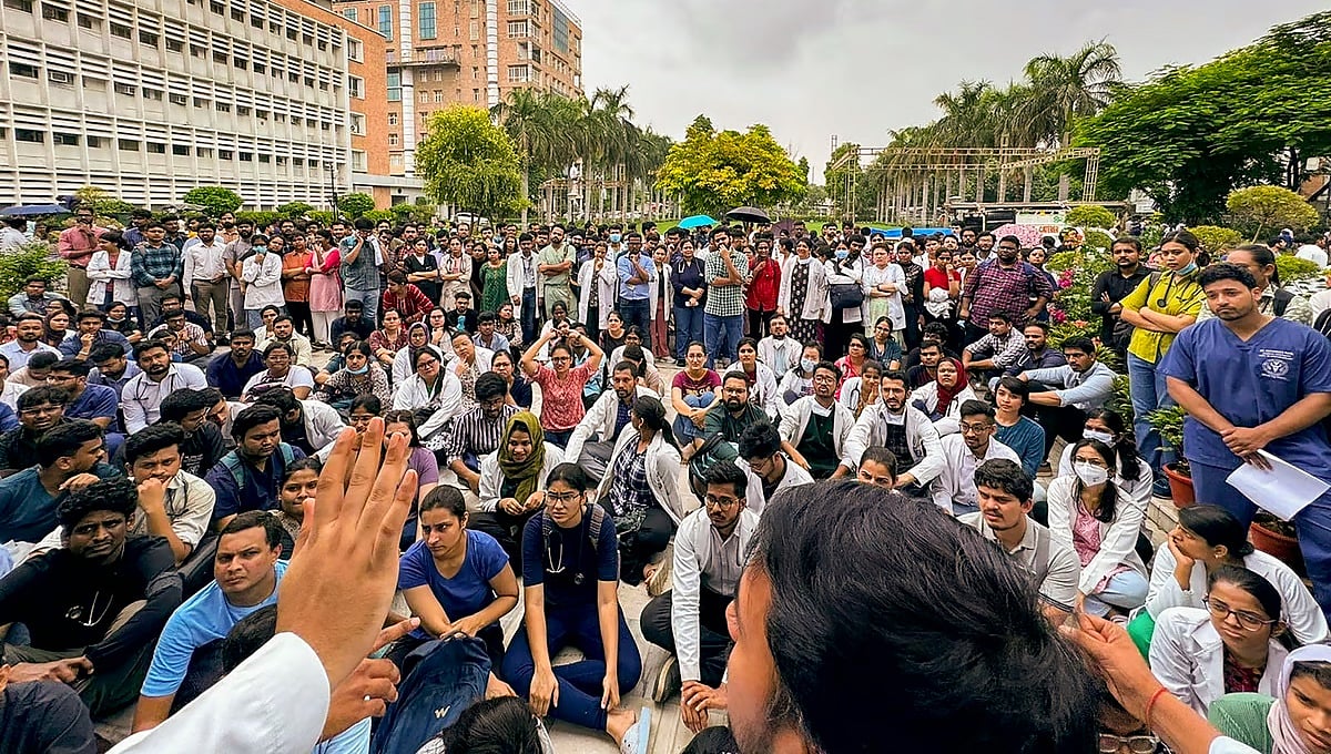 ಕೋಲ್ಕತ್ತಾ ವಿದ್ಯಾರ್ಥಿನಿ ಅತ್ಯಾಚಾರ-ಕೊಲೆ: RG Kar ಆಸ್ಪತ್ರೆ ಪ್ರಾಂಶುಪಾಲ ರಾಜೀನಾಮೆ; 4ನೇ ದಿನವೂ ವೈದ್ಯಕೀಯ ಸೇವೆ ಅಸ್ತವ್ಯಸ್ತ