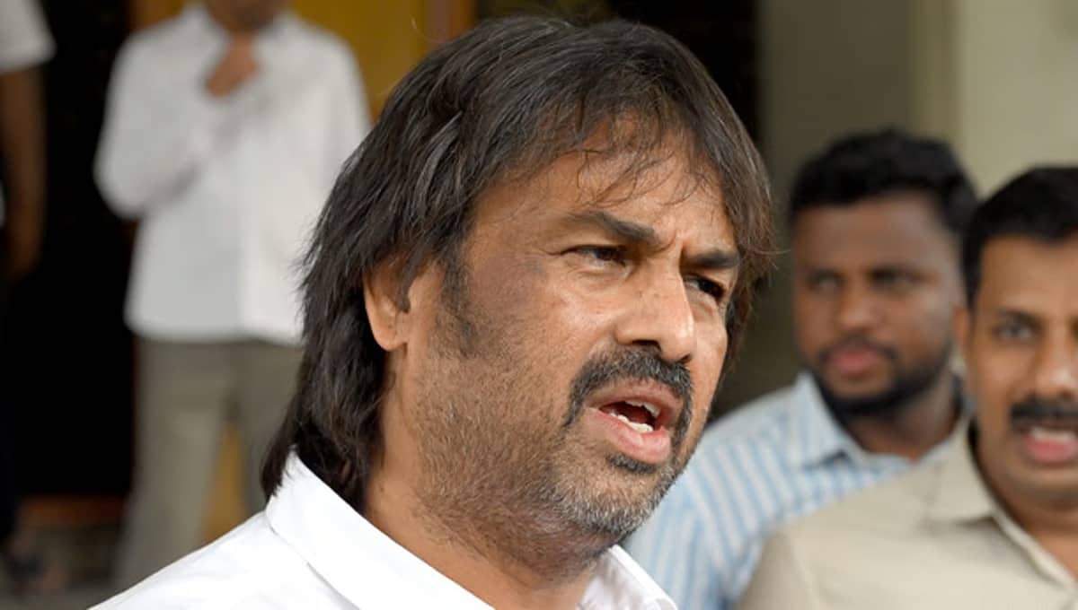 ಬಿಜೆಪಿ ರಾಜ್ಯಾಧ್ಯಕ್ಷಗೆ ಸಿಎಂ ರಾಜಿನಾಮೆ ಕೇಳುವ ಹಕ್ಕಿಲ್ಲ: ವಿಜಯೇಂದ್ರ ವಿರುದ್ಧ ಮಧು ಬಂಗಾರಪ್ಪ ಆಕ್ರೋಶ