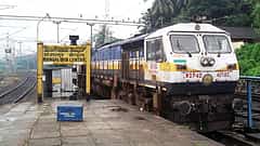 Bengaluru Mangaluru Train: ಬಾಳ್ಳುಪೇಟೆ, ಸಕಲೇಶಪುರ ನಿಲ್ದಾಣ ನಡುವೆ ಮತ್ತೆ ಭೂಕುಸಿತ; ರೈಲು ಸಂಚಾರ ಸ್ಥಗಿತ