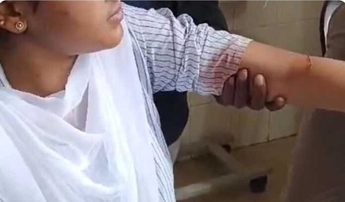 ಪುತ್ತೂರು: ಪ್ರೀತಿ ನಿರಾಕರಿಸಿದ್ದಕ್ಕೆ ಮುಸ್ಲಿಂ ವಿದ್ಯಾರ್ಥಿನಿಗೆ ಚೂರಿ ಇರಿದ ಅಪ್ರಾಪ್ತ ಹಿಂದೂ ಬಾಲಕ, ಪರಿಸ್ಥಿತಿ ಉದ್ವಿಗ್ನ!