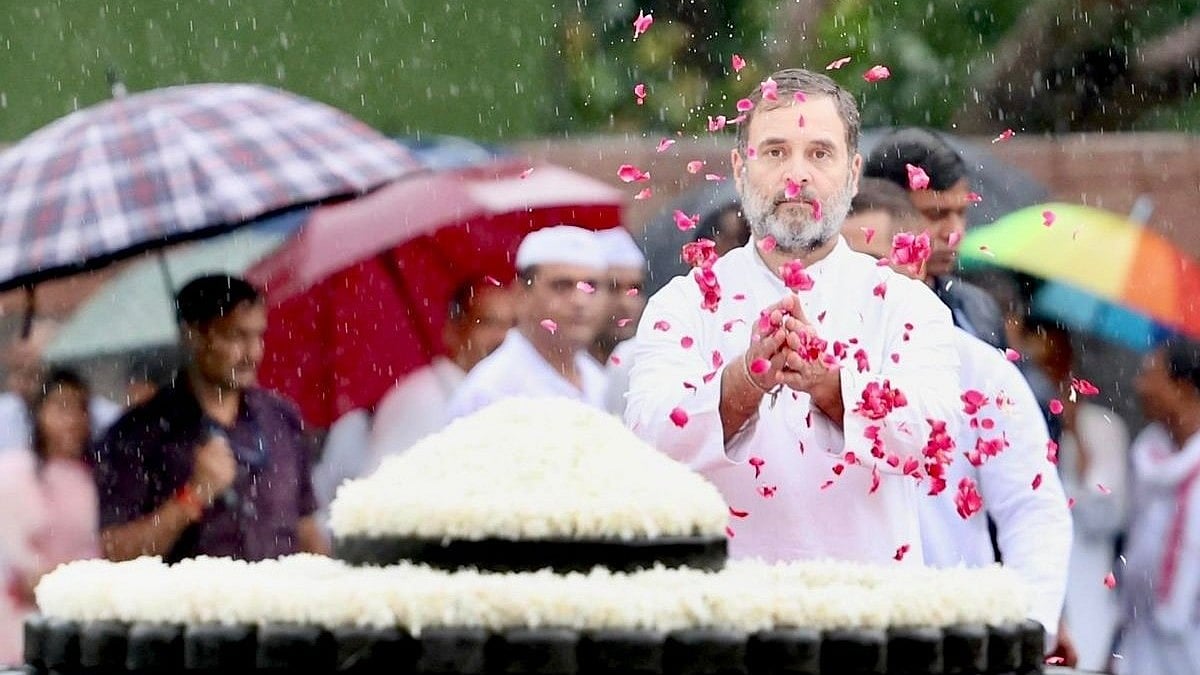 ಮಾಜಿ ಪ್ರಧಾನಿ ರಾಜೀವ್ ಗಾಂಧಿ 80ನೇ ಜಯಂತಿ: ವೀರ ಭೂಮಿಯಲ್ಲಿ ರಾಹುಲ್ ಗಾಂಧಿ ನಮನ; ಪ್ರಧಾನಿ ಮೋದಿ ಸ್ಮರಣೆ