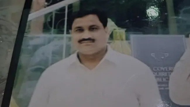 ಉತ್ತರ ಪ್ರದೇಶ: ಅಂಚೆ ಕಚೇರಿಯ ಮೇಲೆ ಸಿಬಿಐ ದಾಳಿ, ಆತ್ಮಹತ್ಯೆ ಪತ್ರ ಬರೆದಿಟ್ಟು ಅಧಿಕಾರಿ ಗುಂಡಿಕ್ಕಿಕೊಂಡು ಸಾವು!