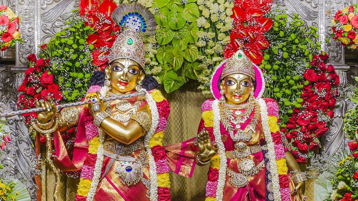 ಇಂದು ಶ್ರೀ ಕೃಷ್ಣ ಜನ್ಮಾಷ್ಠಮಿ: ದೇವಾಲಯಗಳಲ್ಲಿ ವಿಶೇಷ ಪೂಜೆ, ಕೃಷ್ಣ-ರಾಧೆಯರ ವೇಷತೊಟ್ಟು ಎಲ್ಲೆಲ್ಲೂ ಚಿಣ್ಣರ ಸಂಭ್ರಮ