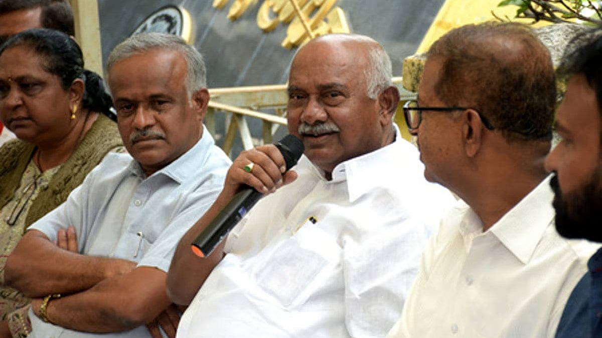 ಮುಡಾ ಹಗರಣ ನಡುವಲ್ಲೇ ವಿಶ್ವನಾಥ್-ಡಿಕೆಶಿ ಭೇಟಿ: ಕುತೂಹಲ ಮೂಡಿಸಿದ ನಾಯಕರ ಮಾತುಕತೆ!