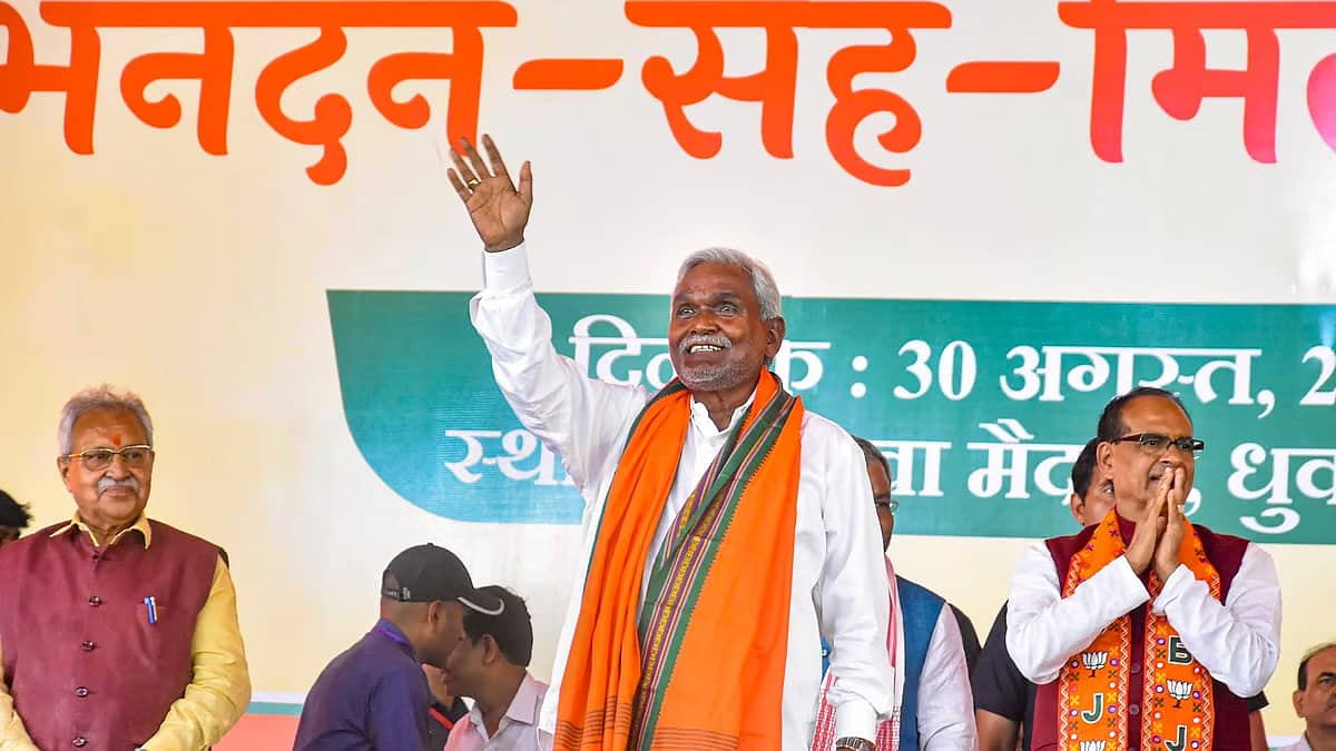 ಜಾರ್ಖಂಡ್ ಮಾಜಿ ಸಿಎಂ ಚಂಪೈ ಸೊರೆನ್ ಅಧಿಕೃತವಾಗಿ ಬಿಜೆಪಿ ಸೇರ್ಪಡೆ
