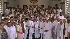 ಕಾಂಗ್ರೆಸ್ ನಾಯಕರಿಂದ ‘ರಾಜಭವನ ಚಲೋ’; ಕುಮಾರಸ್ವಾಮಿ, ನಿರಾಣಿ ವಿರುದ್ಧವೂ ಪ್ರಾಸಿಕ್ಯೂಷನ್ಗೆ ಅನುಮತಿ ನೀಡುವಂತೆ ಮನವಿ