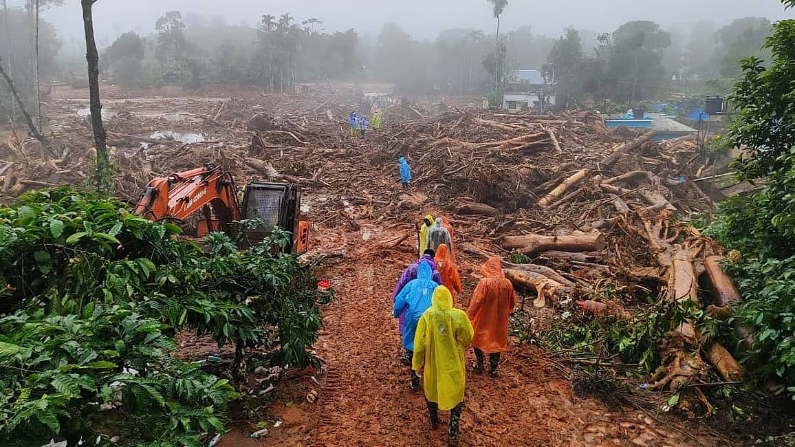 Wayanad landslide Day 4: ಮೃತರ ಸಂಖ್ಯೆ 308ಕ್ಕೆ ಏರಿಕೆ; ಇನ್ನೂ 300 ಮಂದಿ ನಾಪತ್ತೆ; ನಾಲ್ವರನ್ನು ರಕ್ಷಿಸಿದ ಸೇನೆ