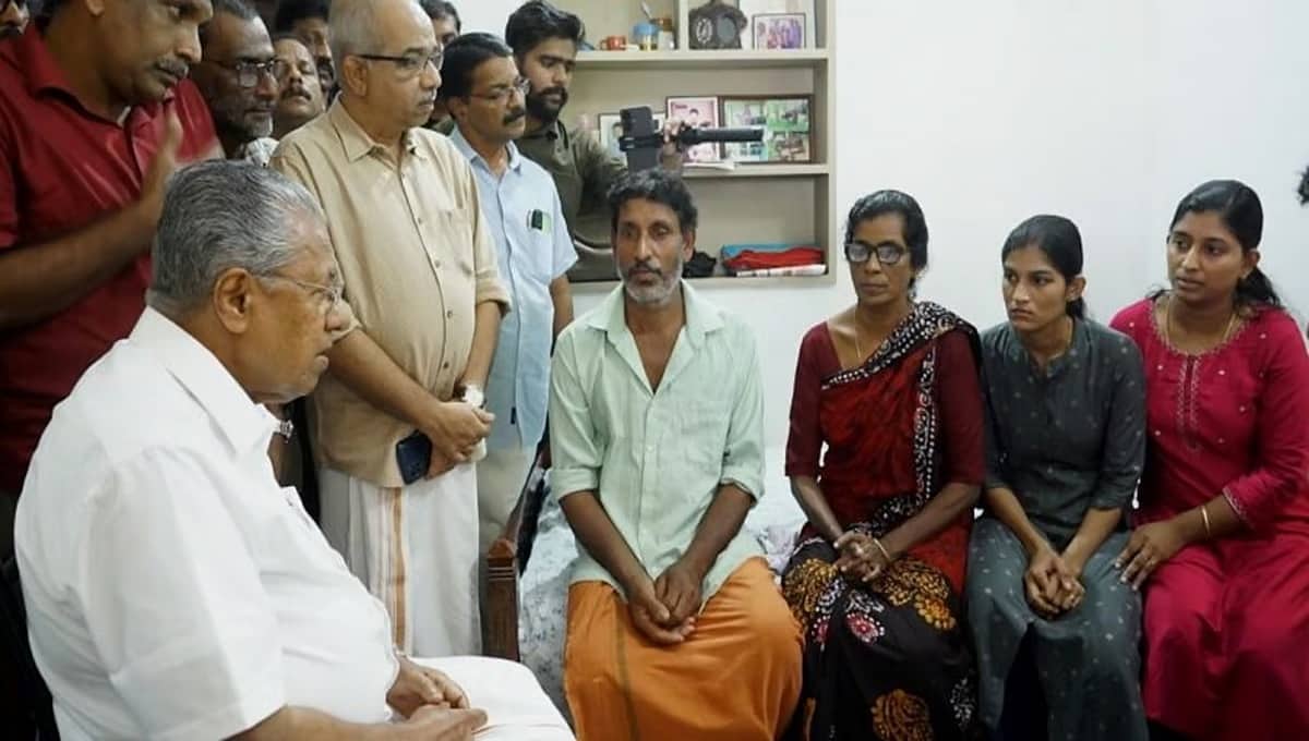 ಶಿರೂರು ಭೂಕುಸಿತ: ನಾಪತ್ತೆಯಾಗಿರುವ ಲಾರಿ ಚಾಲಕ ಅರ್ಜುನ್ ನಿವಾಸಕ್ಕೆ ಸಿಎಂ ಪಿಣರಾಯಿ ವಿಜಯನ್ ಭೇಟಿ