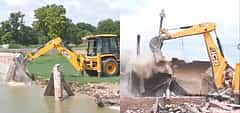 ಅಯೋಧ್ಯೆ: ಅಪ್ತಾಪ್ತ ಬಾಲಕಿ ಮೇಲೆ ಅತ್ಯಾಚಾರ, ಎಸ್ಪಿ ನಾಯಕನ ಮನೆ, ಬೇಕರಿ ಧ್ವಂಸ!
