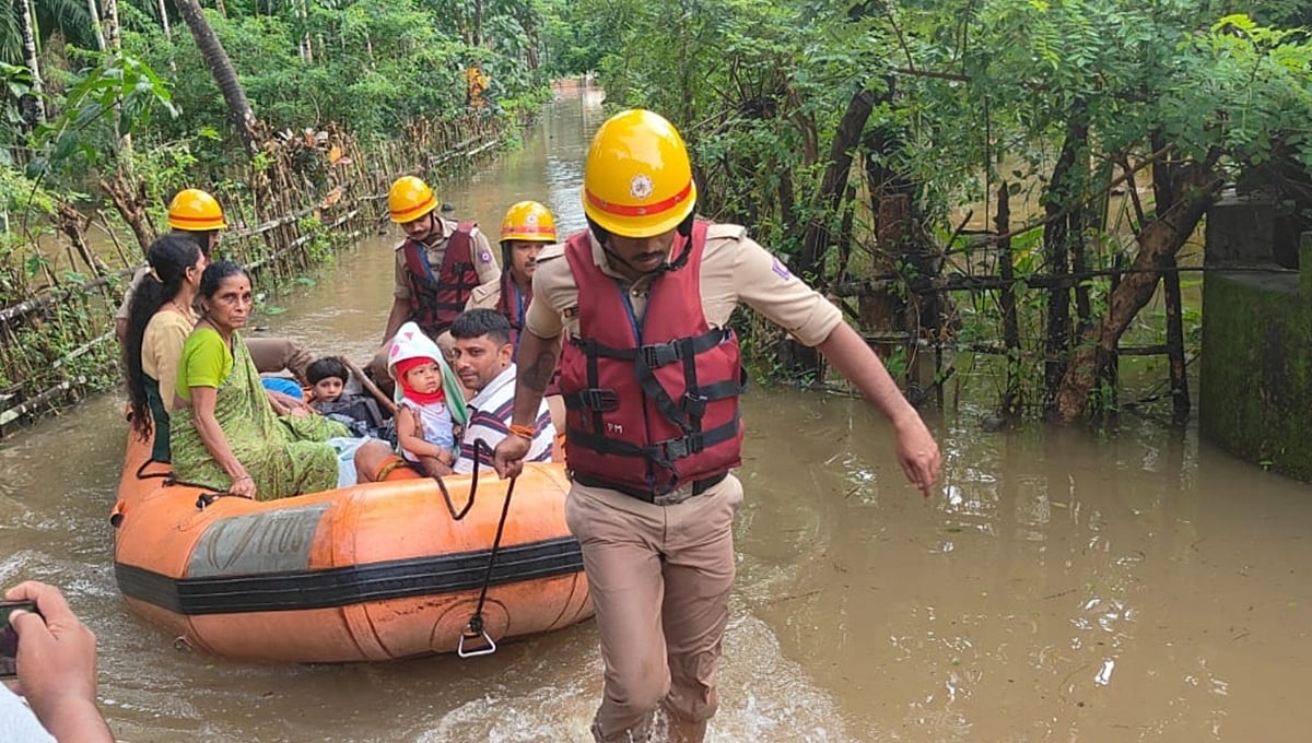 ಮಂಗಳೂರಿನಲ್ಲಿ ಸುರಿದ ಮಳೆಗೆ ಹಲವು ಪ್ರದೇಶಗಳು ಜಲಾವೃತ: ಮನೆ ಗೋಡೆ ಕುಸಿದು ಮಹಿಳೆ ಸಾವು