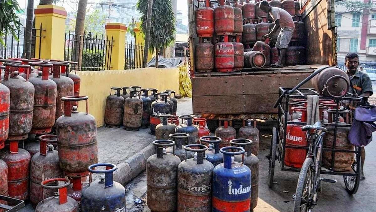 LPG price hike: ವಾಣಿಜ್ಯ ಬಳಕೆ ಸಿಲಿಂಡರ್ ಬೆಲೆ ಏರಿಕೆ, ನೂತನ ದರ ಇಂದಿನಿಂದಲೇ ಜಾರಿ