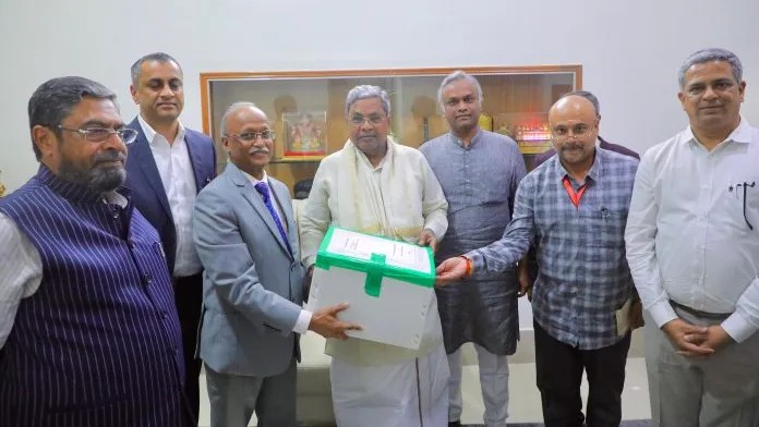 ಬಿಜೆಪಿಗೂ ಪ್ರಾಸಿಕ್ಯೂಷನ್ ಭೀತಿ; Covid-19 ಅಕ್ರಮದ ಕುರಿತು ಕ್ರಿಮಿನಲ್ ಪ್ರಕರಣ ದಾಖಲಿಸುವ ಶಿಫಾರಸ್ಸು ಜಾರಿಗೆ 'ಸರ್ಕಾರ' ಚಿಂತನೆ!