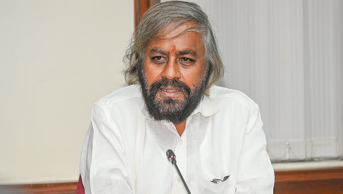 ಅರಣ್ಯ ಪ್ರದೇಶ ಒತ್ತುವರಿ ಮುಲಾಜಿಲ್ಲದೆ ತೆರವುಗೊಳಿಸಿ: ಅಧಿಕಾರಿಗಳಿಗೆ ಸಚಿವ ಈಶ್ವರ್ ಖಂಡ್ರೆ ಸೂಚನೆ