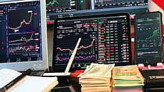 Indian Stock Market: ಏಷ್ಯಾ ಮಾರುಕಟ್ಟೆ ದುರ್ಬಲ ವಹಿವಾಟು; Sensex 117 ಅಂಕ ಏರಿಕೆ; ರೂಪಾಯಿ ಮೌಲ್ಯ ದಾಖಲೆ ಕುಸಿತ