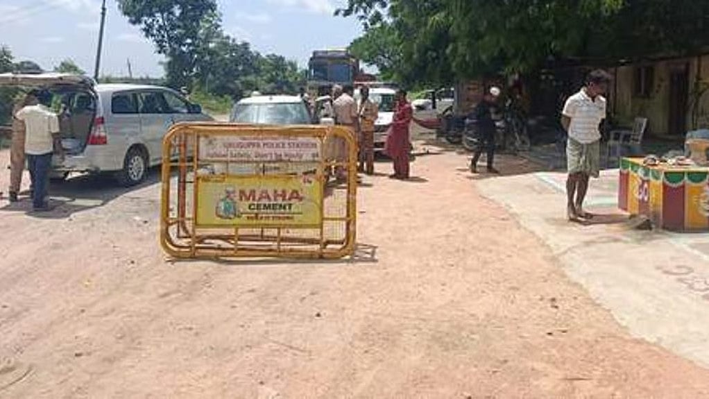 ಈದ್ ಮಿಲಾದ್, ಗಣೇಶ ಮೂರ್ತಿ ಮೆರವಣಿಗೆ; ಬಳ್ಳಾರಿಯಲ್ಲಿ ಹೆಚ್ಚಿದ ಭದ್ರತೆ, ಚೆಕ್ ಪೋಸ್ಟ್'ಗಳಲ್ಲಿ ತಪಾಸಣೆ