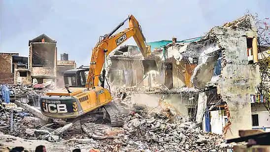 'ಬುಲ್ಡೋಜರ್ ನ್ಯಾಯ'ಕ್ಕೆ ಸುಪ್ರೀಂ ಕೋರ್ಟ್ ತಡೆ: ಅಕ್ಟೋಬರ್ 1ರವರೆಗೆ ಯಾವುದೇ ಕಾರ್ಯಾಚರಣೆ ನಡೆಸದಂತೆ ಖಡಕ್ ಆದೇಶ!