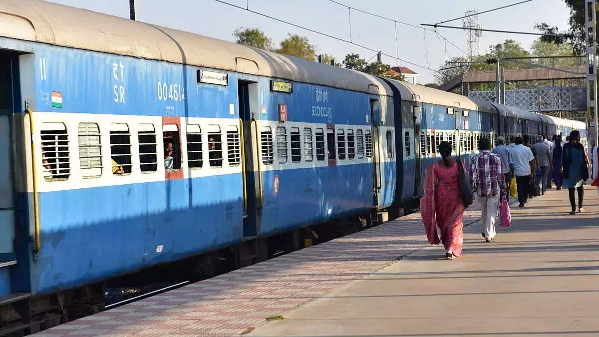 ದಸರಾ ಹಬ್ಬ: ರಾಜ್ಯದ 34 ರೈಲುಗಳಿಗೆ ಹೆಚ್ಚುವರಿ ಬೋಗಿ ಅಳವಡಿಕೆ, ವಿವರ ಇಲ್ಲಿದೆ ನೋಡಿ...