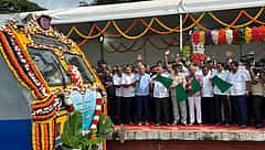 ತುಮಕೂರು-ಯಶವಂತಪುರ ಮಧ್ಯೆ ನೂತನ ಮೆಮು ರೈಲು ಸೇವೆ: ಕೇಂದ್ರ ಸಚಿವ ವಿ ಸೋಮಣ್ಣ ಚಾಲನೆ