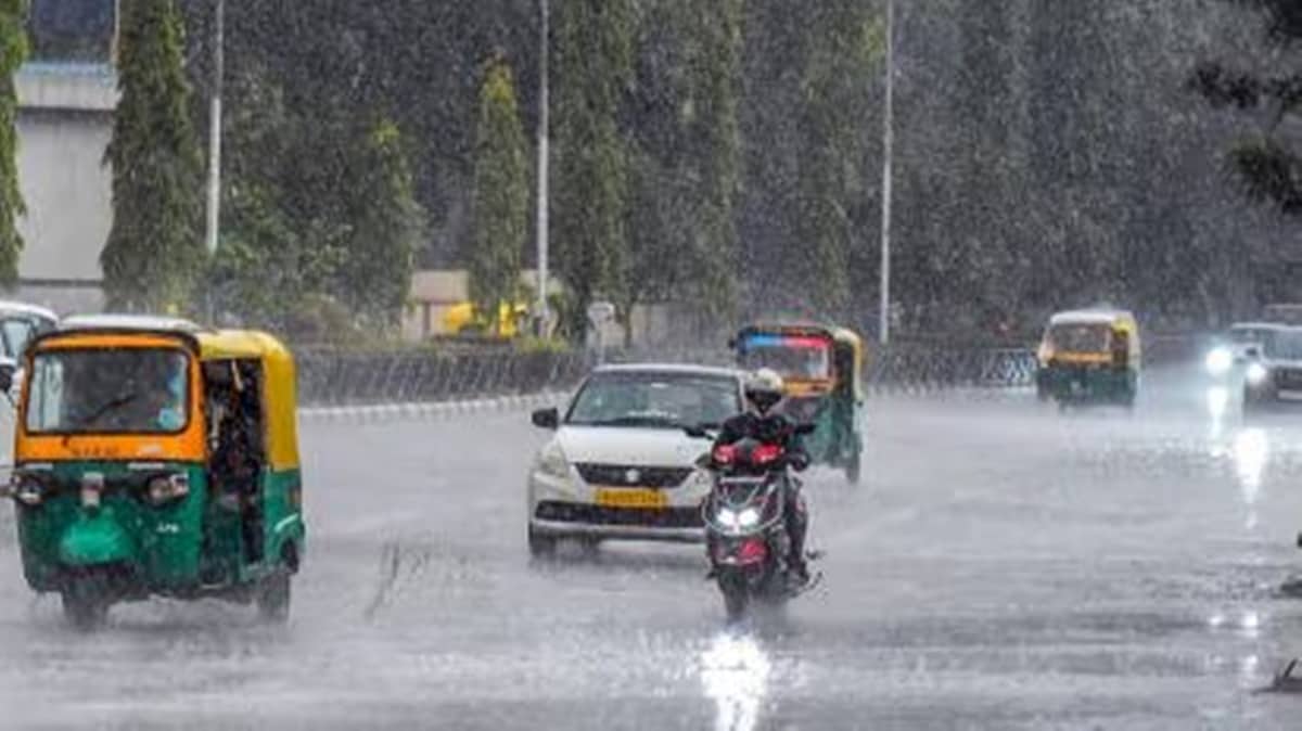 ಭಾನುವಾರ ರಾಜ್ಯದ ಕೆಲವೆಡೆ ಭಾರಿ ಮಳೆ ಸಾಧ್ಯತೆ: ನಾಲ್ಕು ಜಿಲ್ಲೆಗಳಿಗೆ 'ಯೆಲ್ಲೂ ಅಲರ್ಟ್' ಘೋಷಣೆ