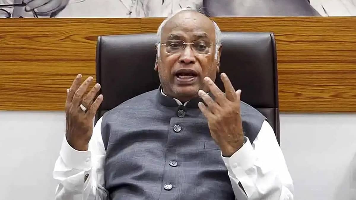 ನಾಯಕತ್ವ ಬದಲಾವಣೆ ಬಗ್ಗೆ ಸಾರ್ವಜನಿಕವಾಗಿ ಚರ್ಚಿಸಲು ಸಾಧ್ಯವಿಲ್ಲ: ಮಲ್ಲಿಕಾರ್ಜುನ ಖರ್ಗೆ