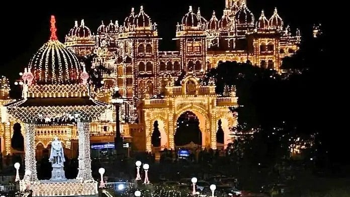 ವಿಶ್ವ ವಿಖ್ಯಾತ ದಸರಾ ಆಚರಣೆಗೆ ಅರಮನೆ ನಗರಿ ಮೈಸೂರು ಸಜ್ಜು, ನಾಳೆ ವಿಧ್ಯುಕ್ತ ಚಾಲನೆ