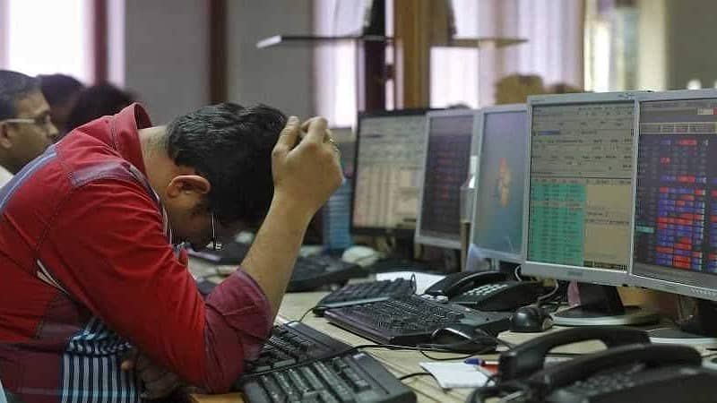 Indian Stock Market: ಸತತ 2ನೇ ದಿನವೂ ಭಾರತೀಯ ಷೇರುಮಾರುಕಟ್ಟೆ ಕುಸಿತ; ಸೆನ್ಸೆಕ್ಸ್ 319 ಅಂಕ ಇಳಿಕೆ